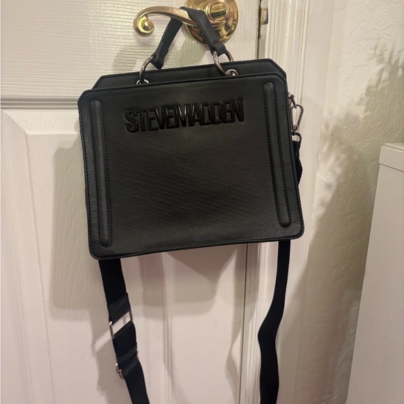 Steve Madden Black Tote Bag - Picture 1 of 3